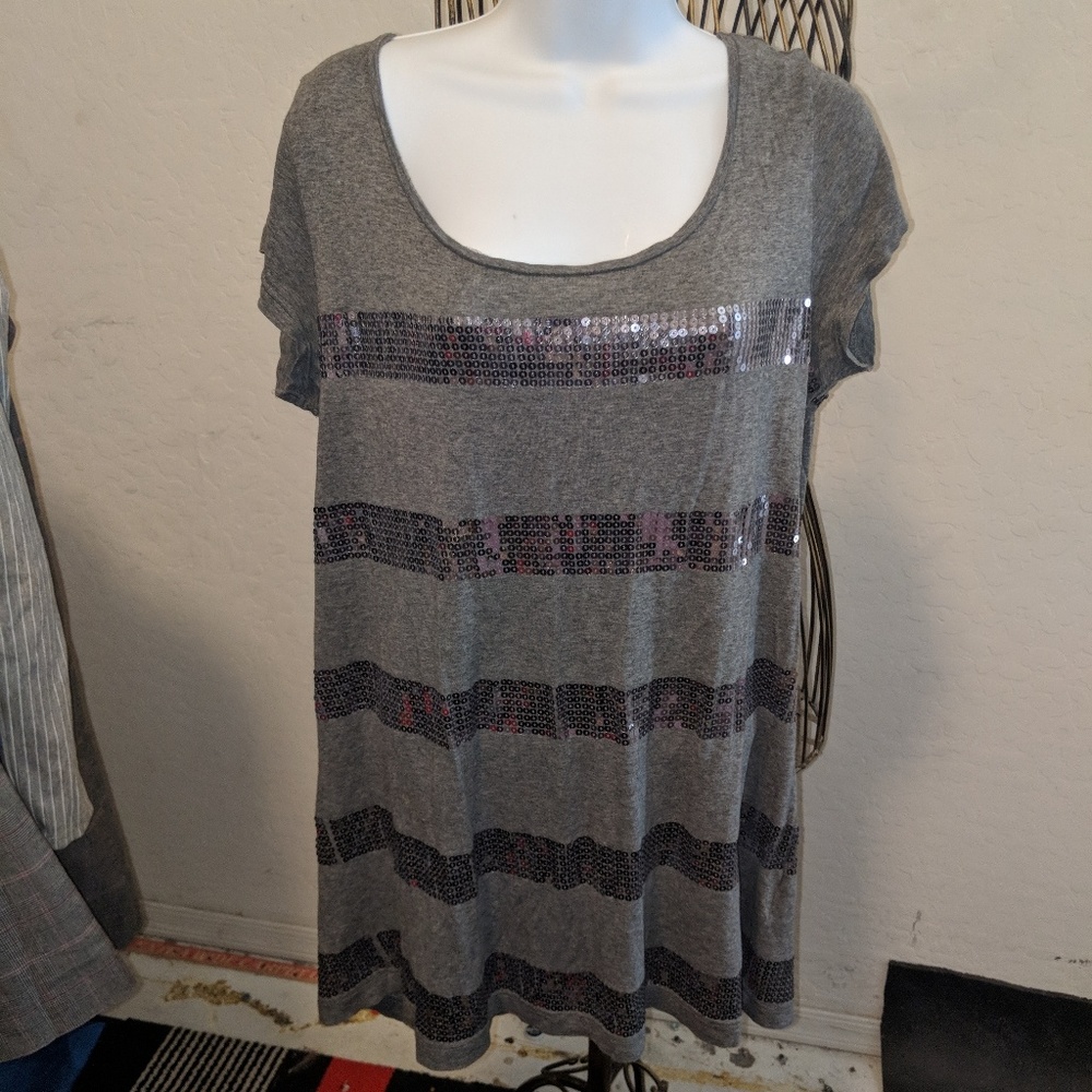 Cute grey top